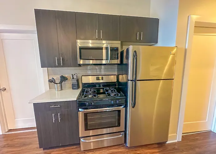 Cozy 420-friendly 3br Modern With Optional Parking Near Mccormick Place, Museum Campus And Soldier Field *