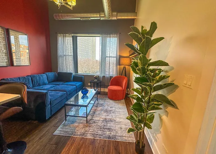 Cozy 420-friendly 3br Modern With Optional Parking Near Mccormick Place, Museum Campus And Soldier Field
