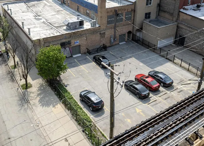 Cozy 420-friendly 3br Modern With Optional Parking Near Mccormick Place, Museum Campus And Soldier Field Chicago